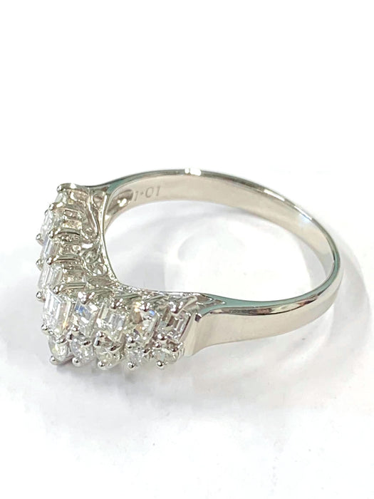 NO BRAND V Diamond Ring