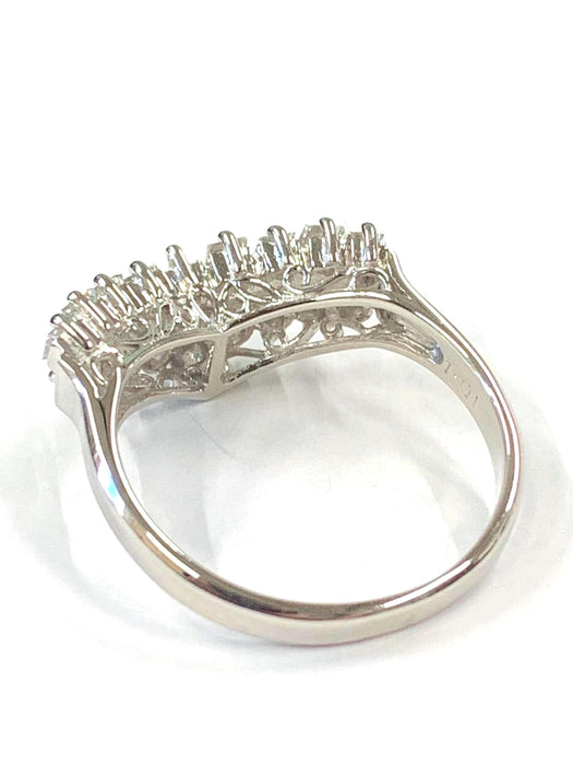 NO BRAND V Diamond Ring