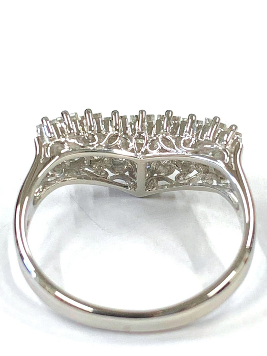 NO BRAND V Diamond Ring