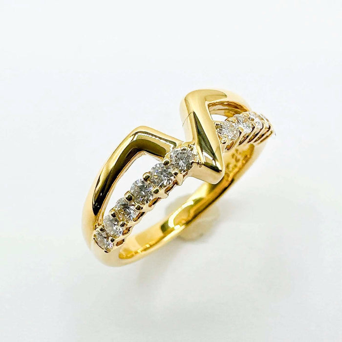 VALENTINO V Diamond Ring