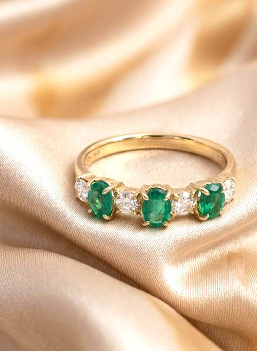 NO BRAND Emerald & Diamond Ring