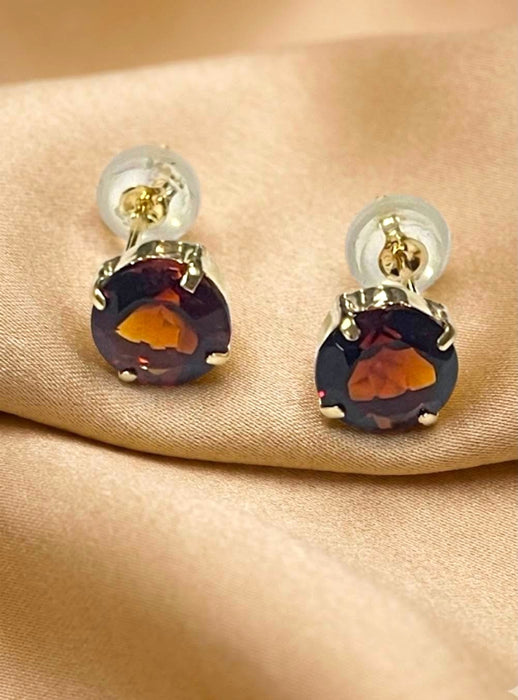 NO BRAND Garnet Stud Earrings