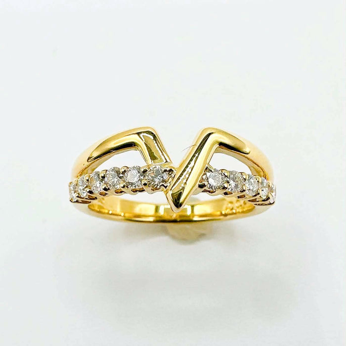 VALENTINO V Diamond Ring