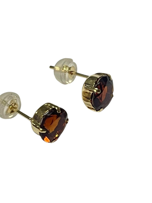 NO BRAND Garnet Stud Earrings