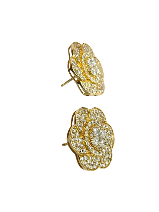 NO BRAND Floral Cluster Diamond Stud Earrings
