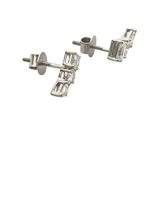 NO BRAND 3P Shape Diamond Stud Earrings