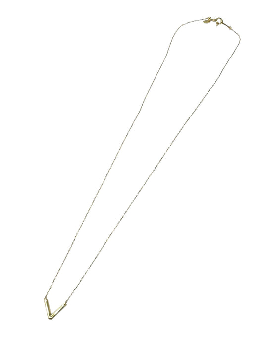 NO BRAND V Initial Necklace