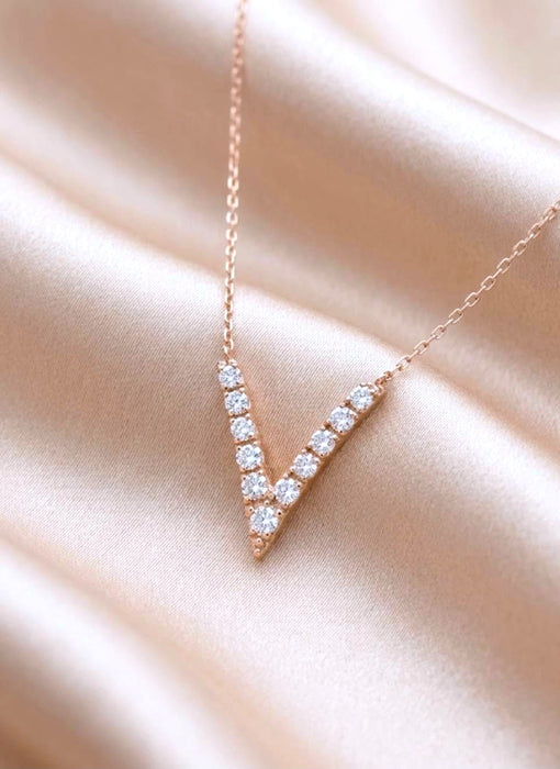 NO BRAND V Diamond Necklace