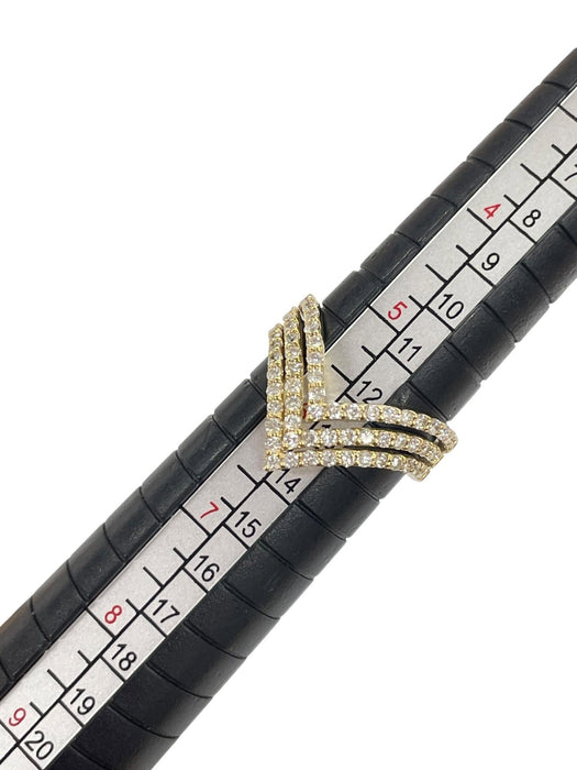 NO BRAND V Cluster Diamond Ring