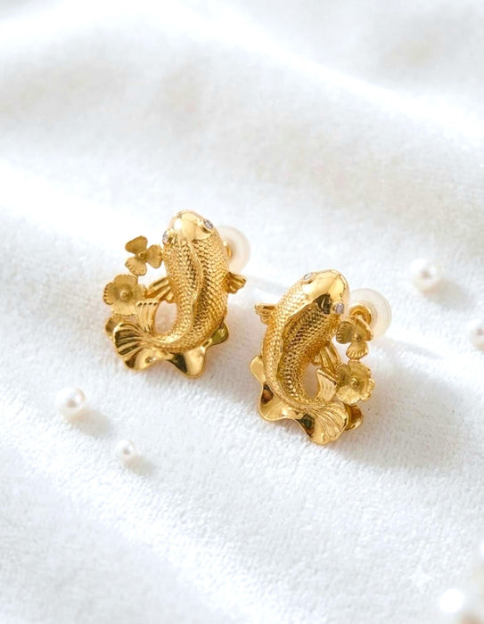 NO BRAND Koi Diamond Stud Earrings