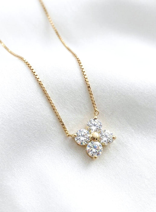 NO BRAND Clover Diamond Necklace