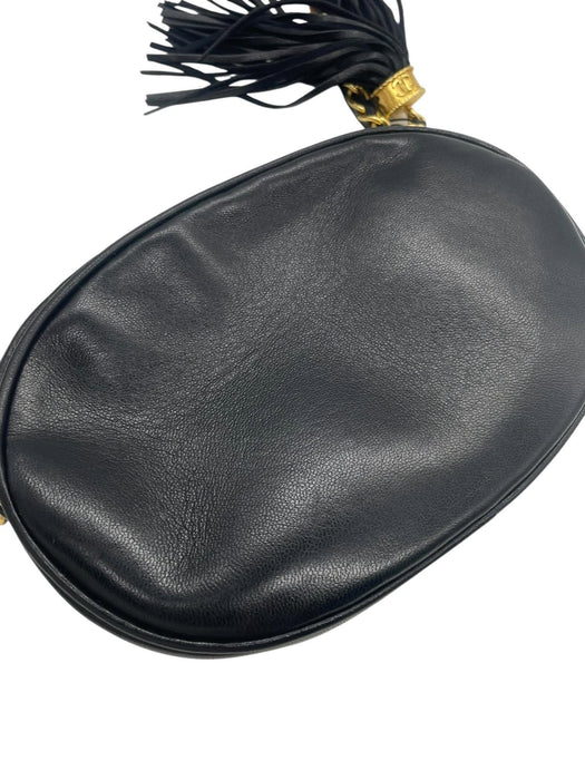 CHANEL CC Logo Tassel Oval Chain Shoulder Bag