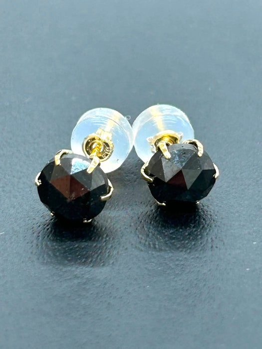 NO BRAND Black Diamond Stud Earrings