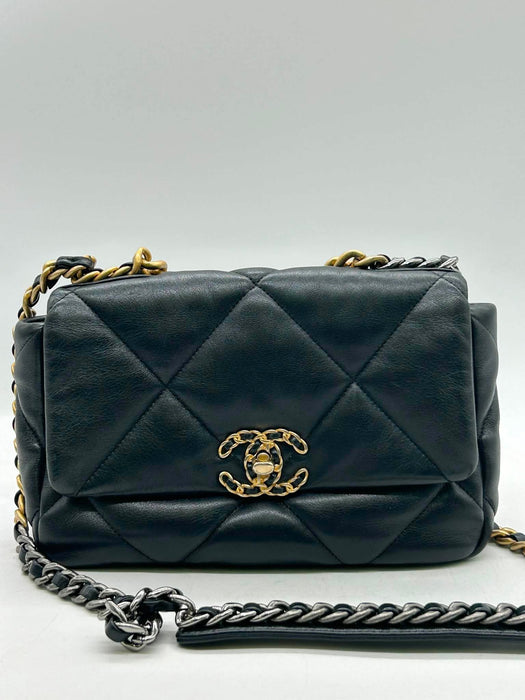 CHANEL 19 Interlocking CC Flap Lambskin Black Chain Shoulder Bag