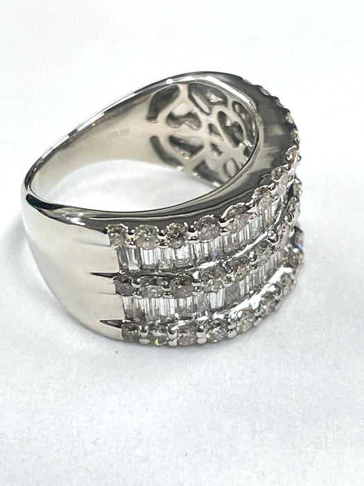 NO BRAND Baguette Diamond Ring
