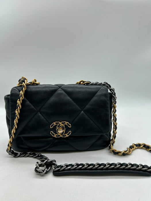 CHANEL 19 Interlocking CC Flap Lambskin Black Chain Shoulder Bag