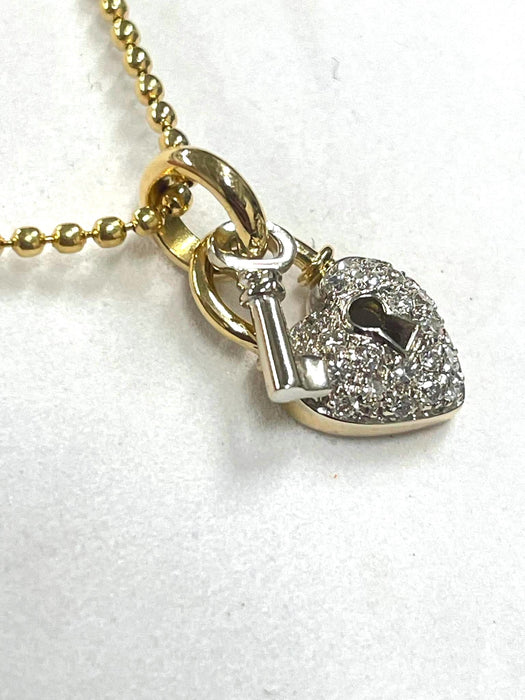 NO BRAND Heart Key Cluster Diamond Necklace