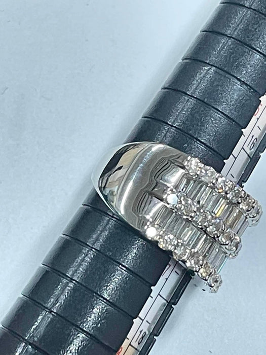 NO BRAND Baguette Diamond Ring