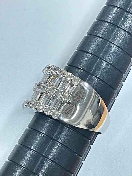 NO BRAND Baguette Diamond Ring