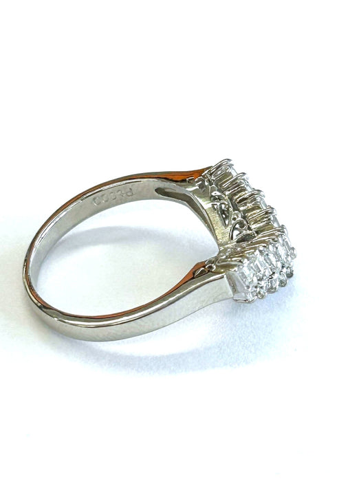 NO BRAND V Baguette Diamond Ring