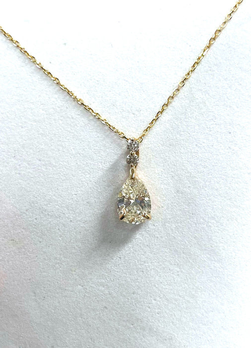 NO BRAND Pear Shape 3P Diamond Necklace