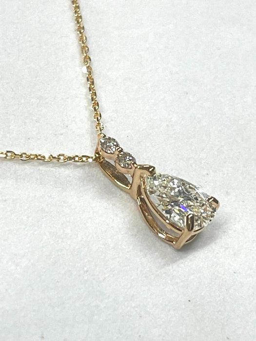 NO BRAND Pear Shape 3P Diamond Necklace