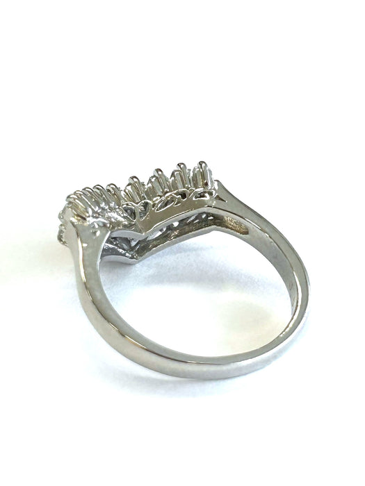 NO BRAND V Baguette Diamond Ring