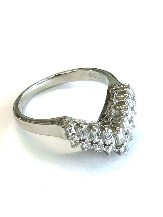 NO BRAND V Baguette Diamond Ring