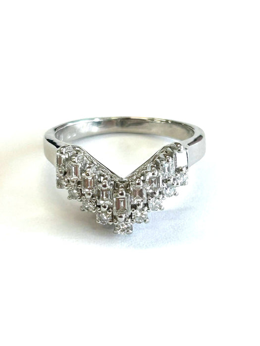 NO BRAND V Baguette Diamond Ring