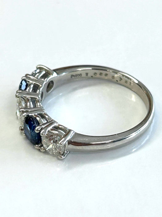 NO BRAND Sapphire & Diamond Ring