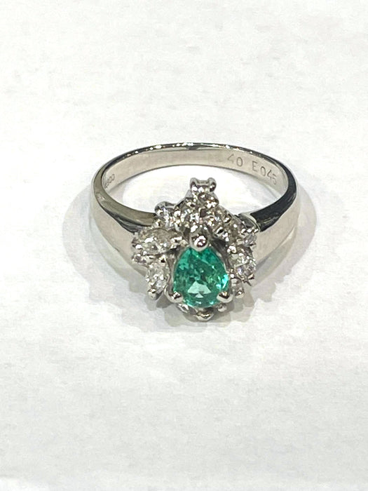 NO BRAND Emerald & Cluster Diamond Ring