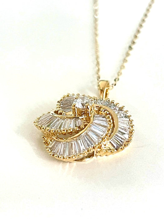 NO BRAND Spiral Baguette Diamond Necklace