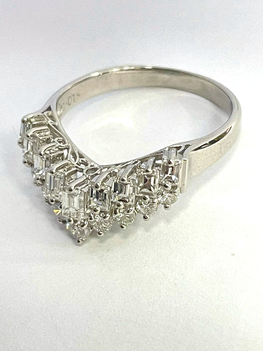NO BRAND V Baguette Diamond Ring