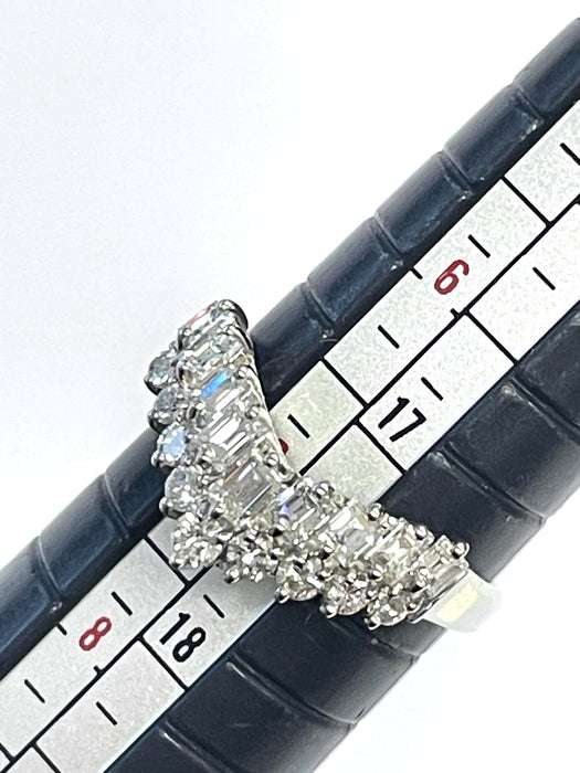 NO BRAND V Baguette Diamond Ring