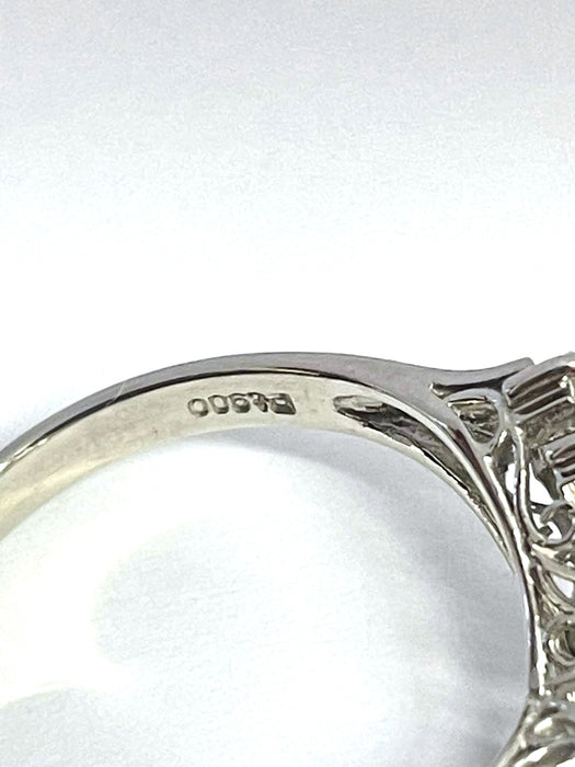 NO BRAND V Baguette Diamond Ring