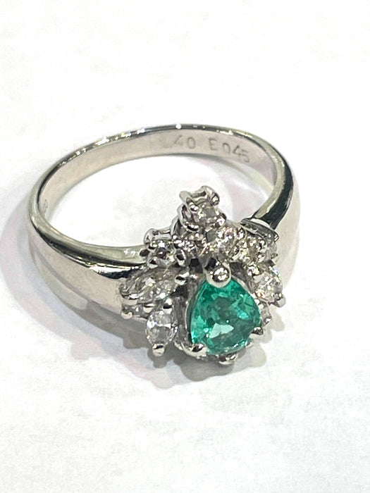 NO BRAND Emerald & Cluster Diamond Ring