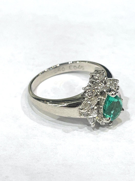 NO BRAND Emerald & Cluster Diamond Ring
