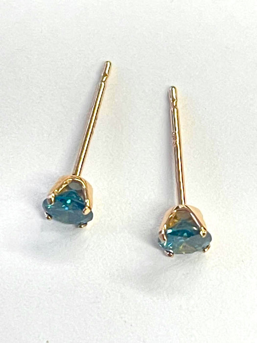 NO BRAND Blue Diamond Stud Earrings