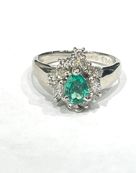 NO BRAND Emerald & Cluster Diamond Ring