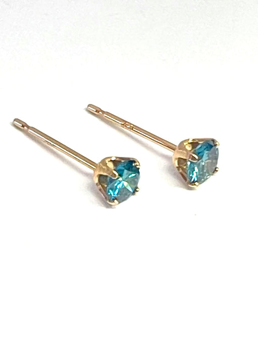 NO BRAND Blue Diamond Stud Earrings