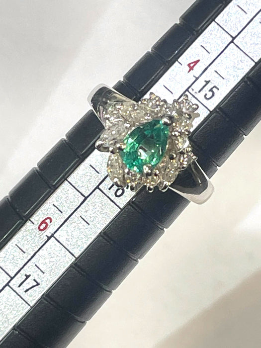 NO BRAND Emerald & Cluster Diamond Ring