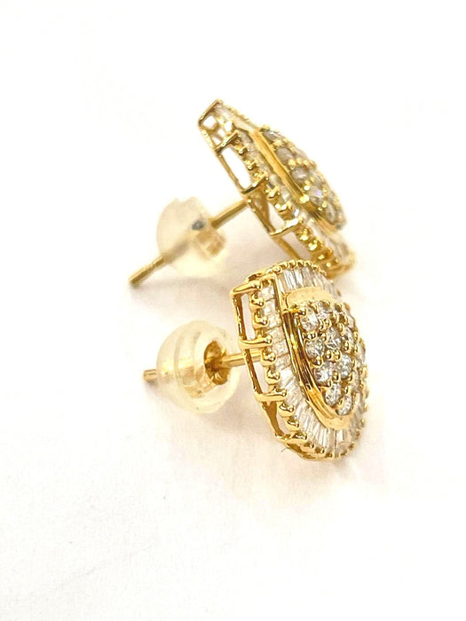 NO BRAND Pear Shape Diamond Stud Earrings