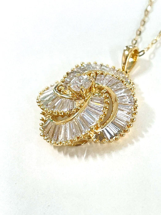 NO BRAND Spiral Baguette Diamond Necklace
