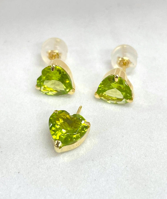 NO BRAND Heart Peridot Top Pendant & Stud Earrings (SET)