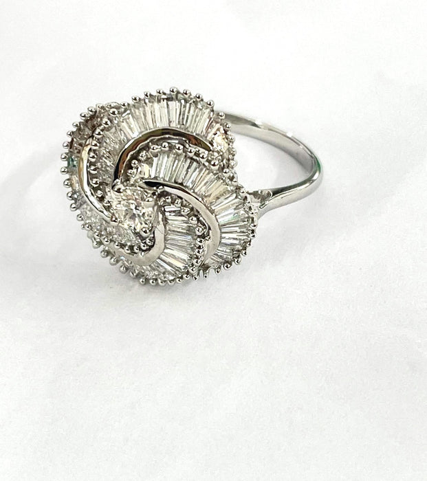 NO BRAND Spiral Baguette Diamond Ring