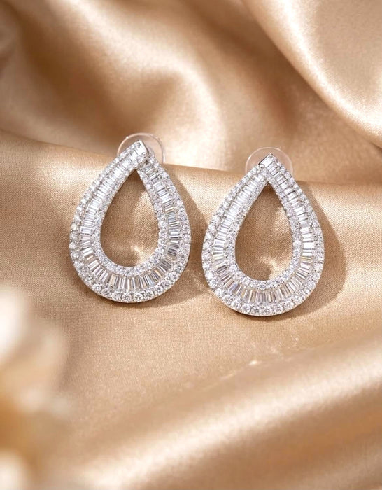 NO BRAND Pear Shape Baguette Diamond Stud Earrings