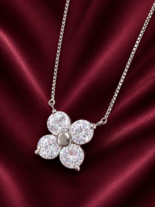 NO BRAND Clover Diamond Necklace