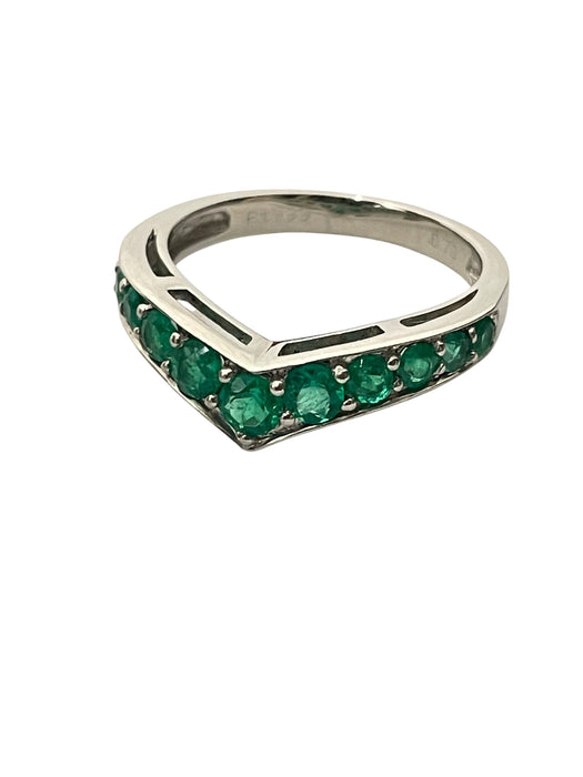 NO BRAND V Emerald Ring