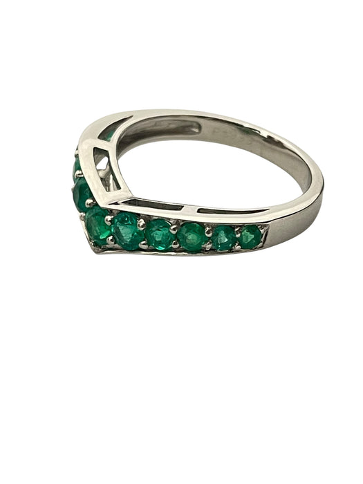 NO BRAND V Emerald Ring
