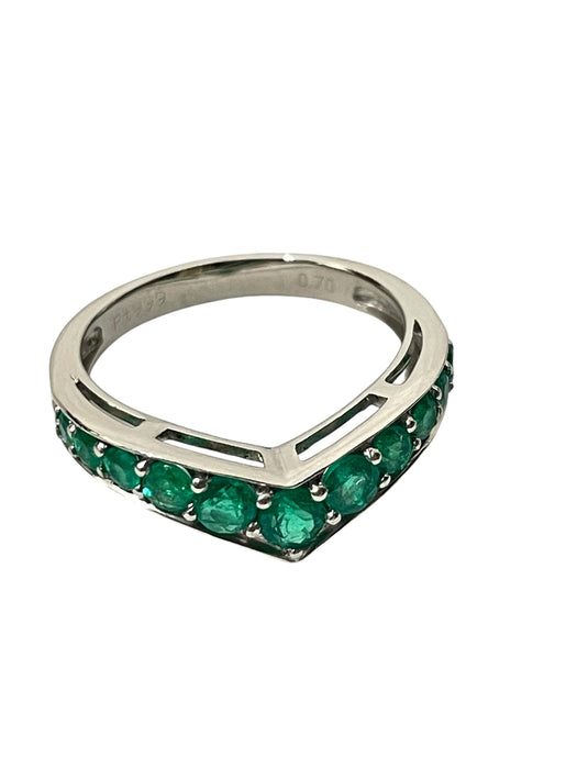 NO BRAND V Emerald Ring